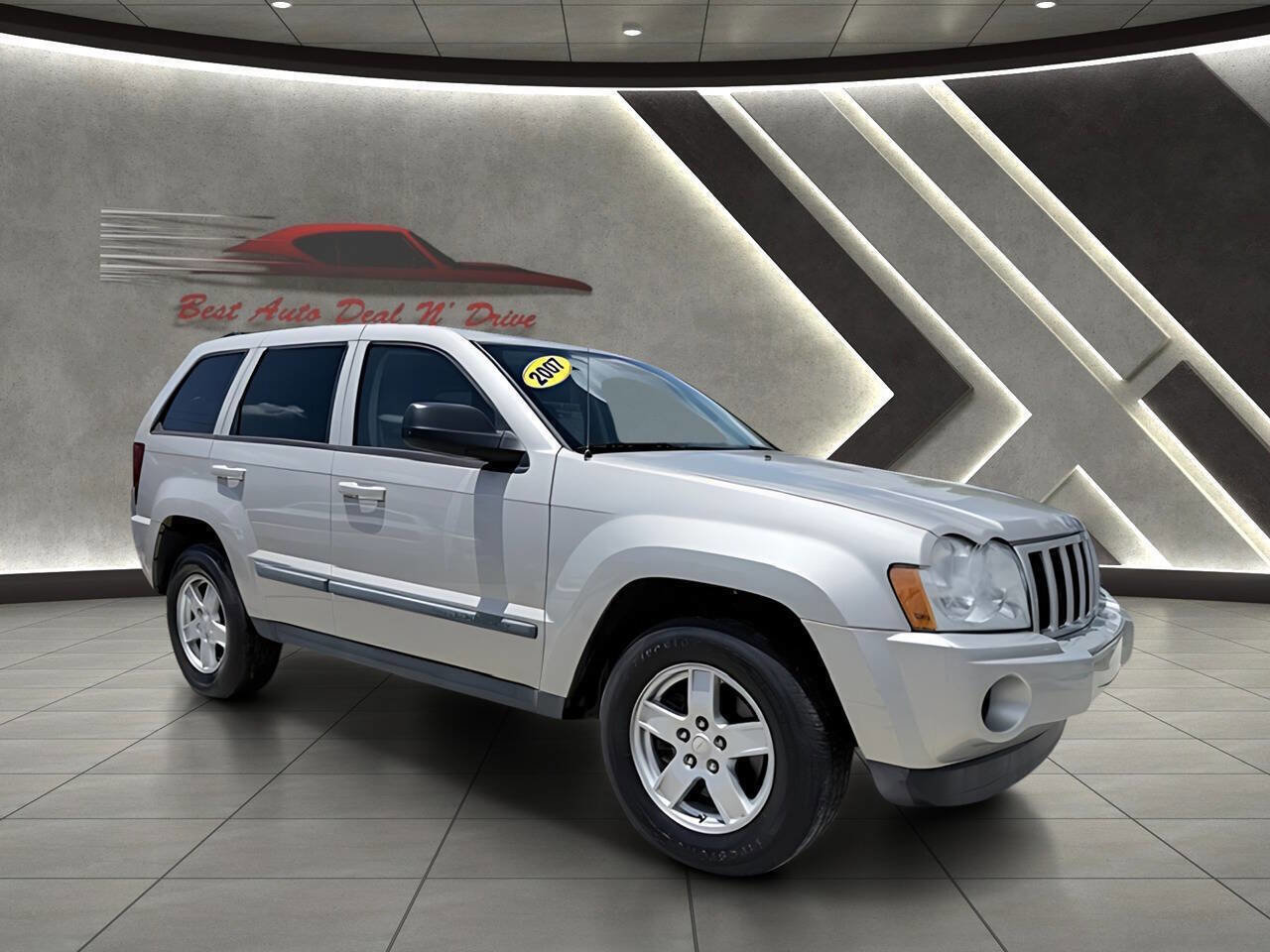 Used 2007 Jeep Grand Cherokee Laredo w/ Cargo Convenience Group RWD image 2