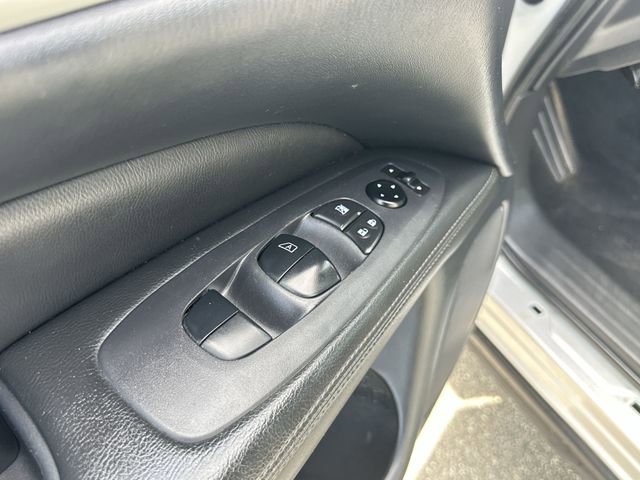 Used 2020 Nissan Pathfinder S image 15