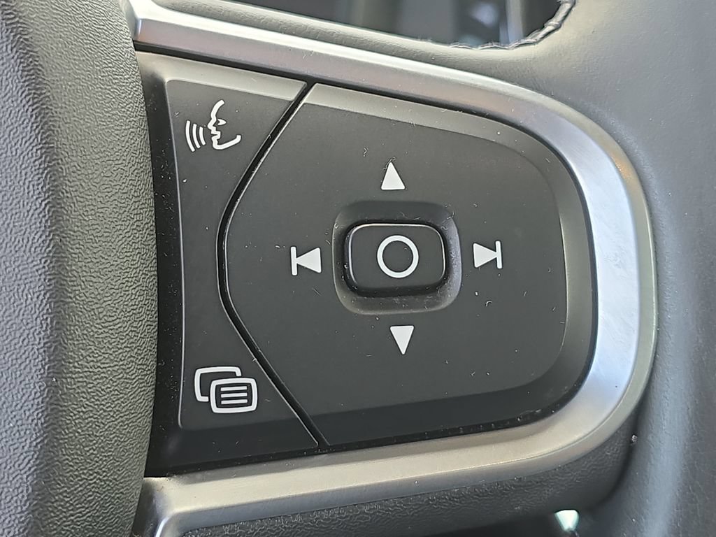 Used 2020 Volvo S60 T5 Momentum FWD image 16