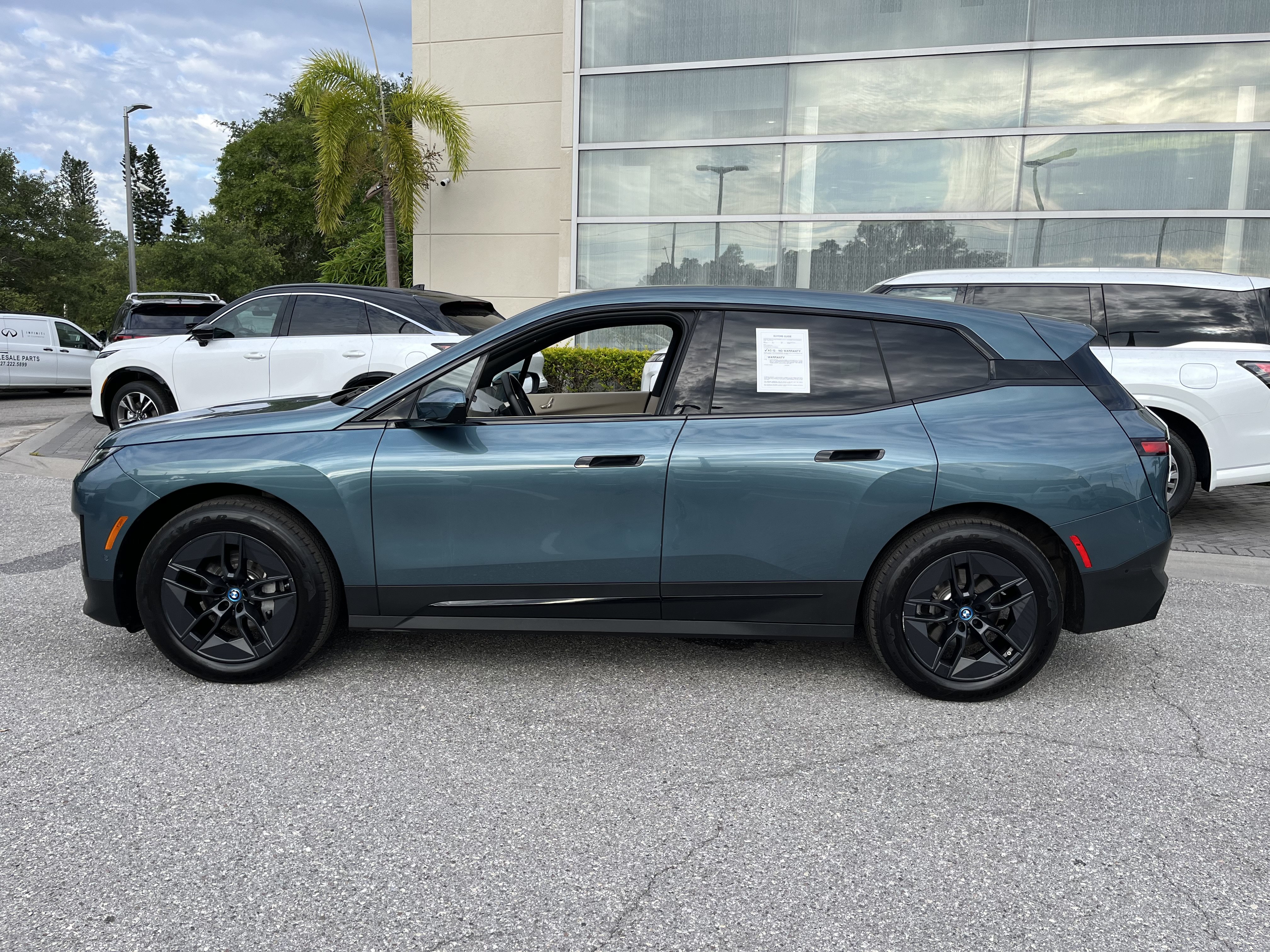 Used 2025 BMW iX xDrive50 AWD/4WD image 6