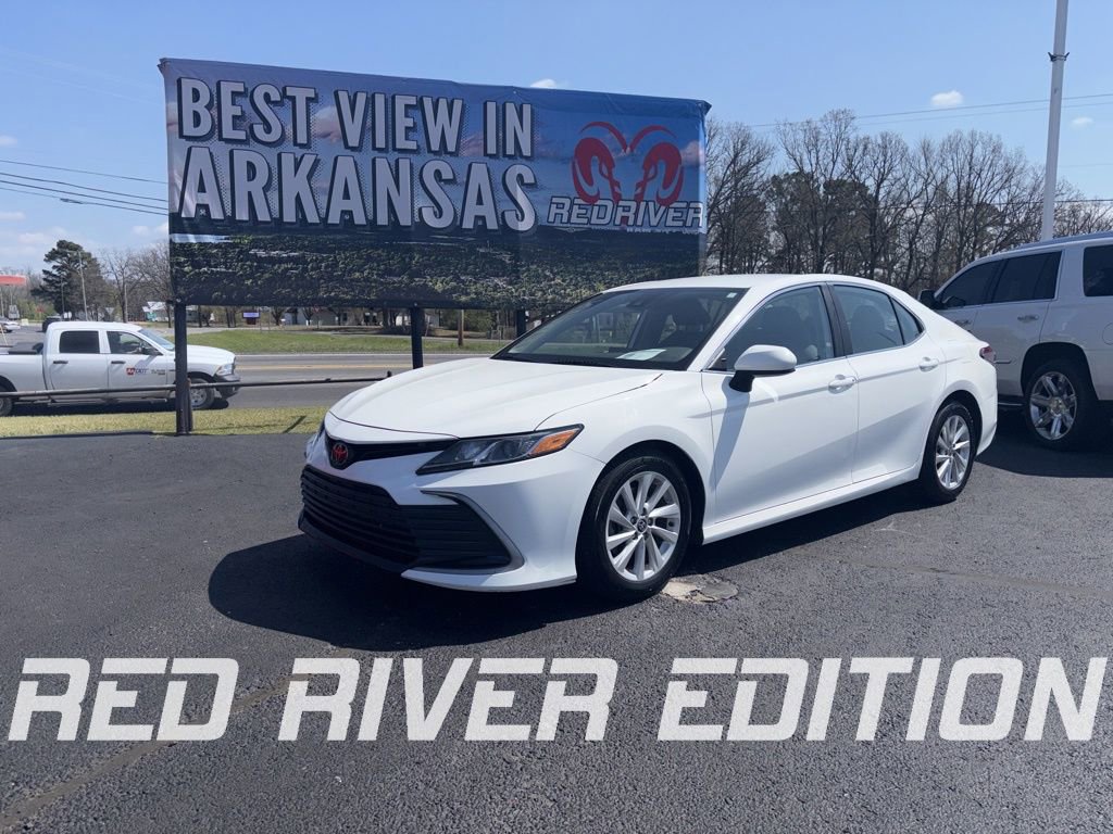 Used 2023 Toyota Camry LE image 1