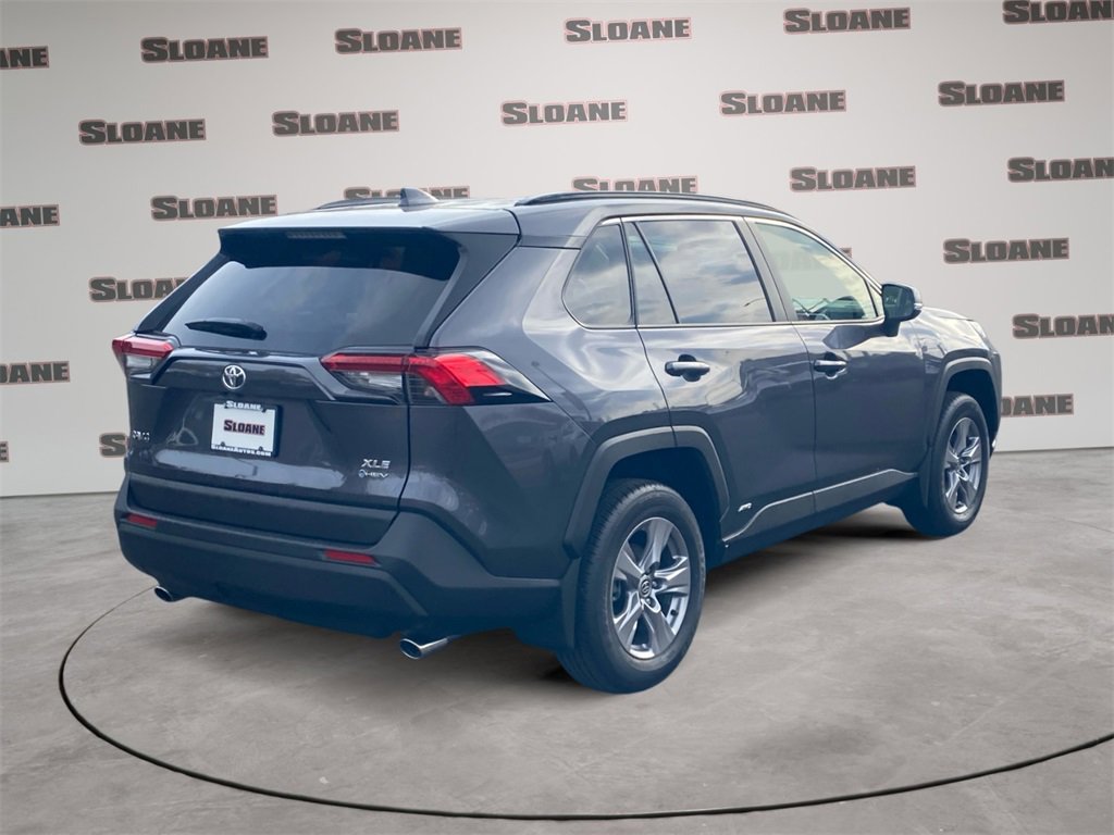 Used 2025 Toyota RAV4 XLE image 5