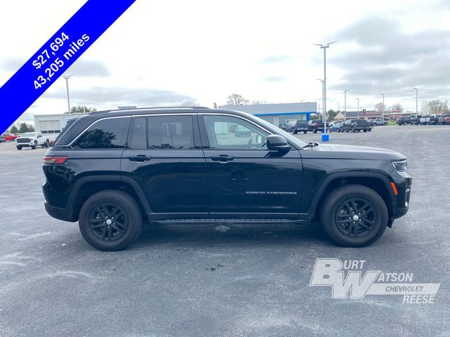 Used 2023 Jeep Grand Cherokee Laredo image 8