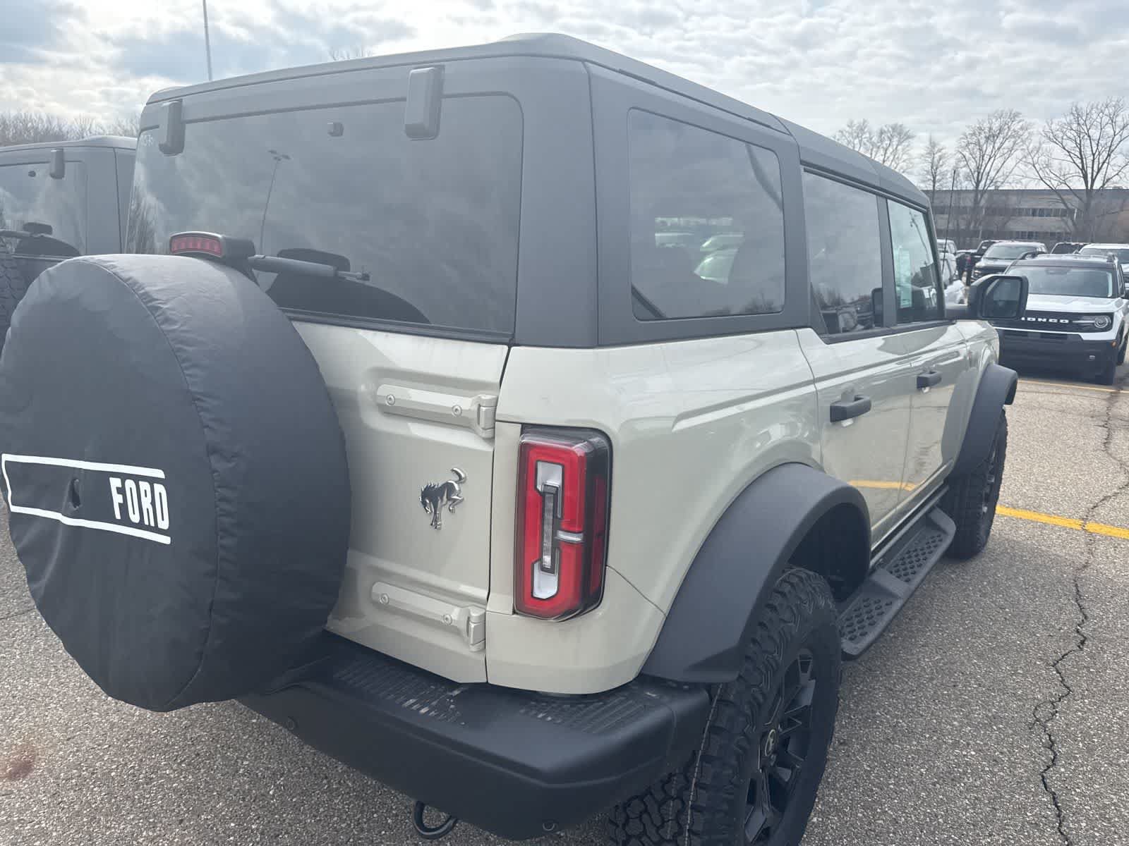 New 2026 Ford Bronco Badlands AWD/4WD image 9