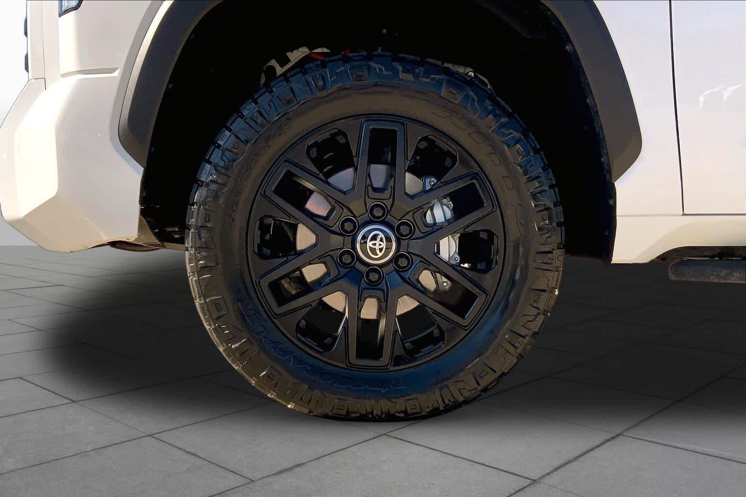 Used 2026 Toyota Tundra Limited AWD/4WD image 11