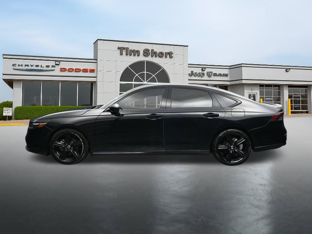 Used 2025 Honda Accord Sport image 2
