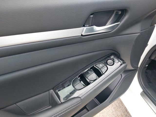 New 2025 Nissan Altima 2.5 SL image 13