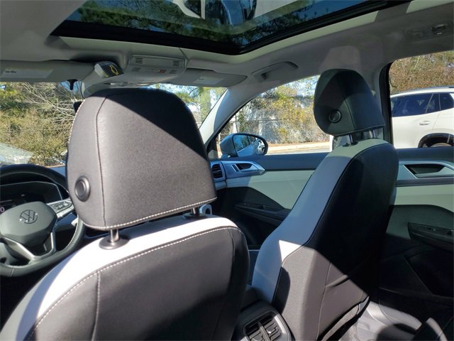 New 2026 Volkswagen Taos SE image 11