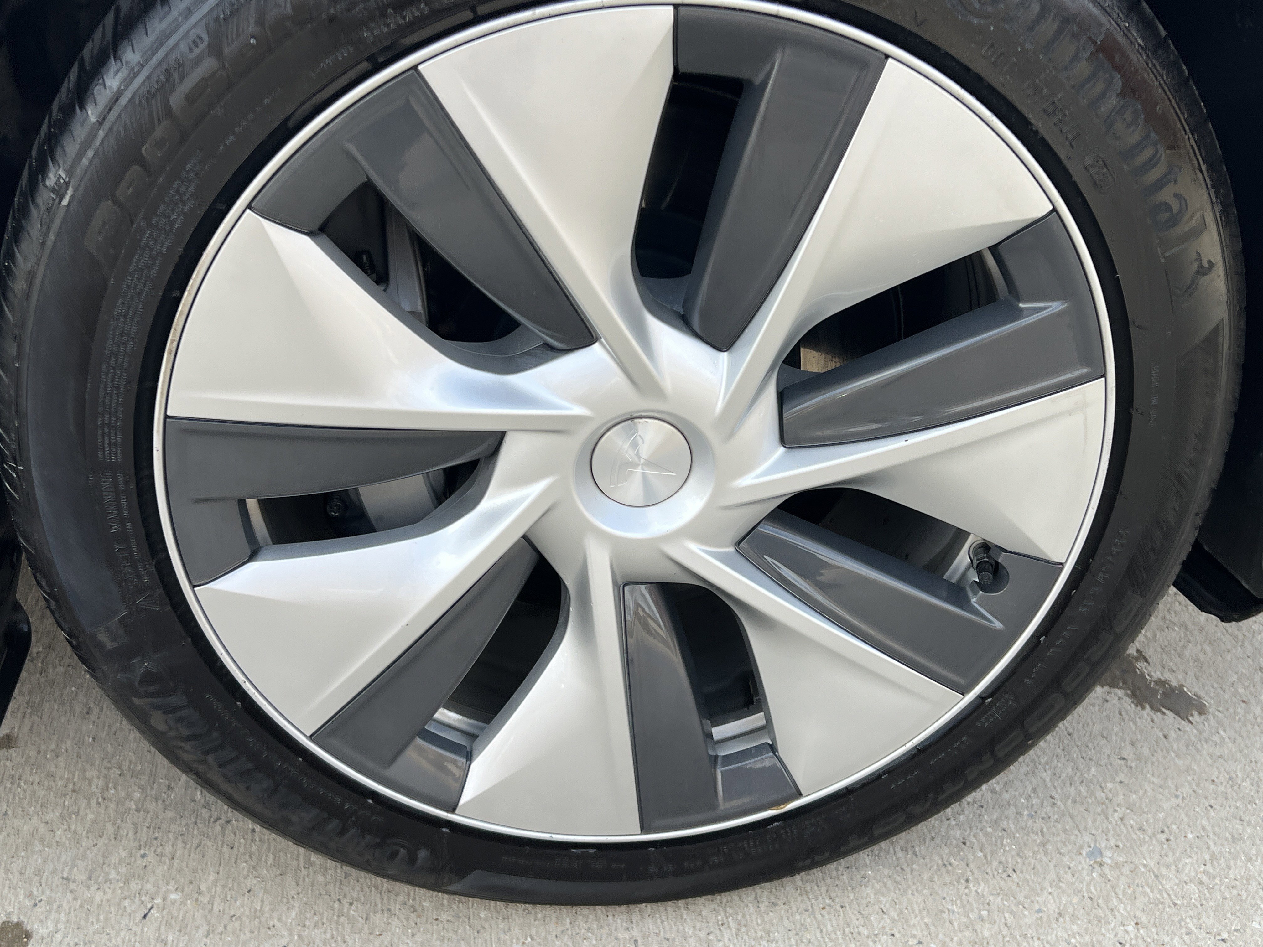 Used 2021 Tesla Model Y Long Range image 12
