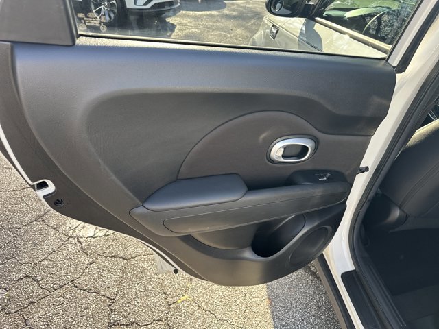 Used 2017 Kia Soul image 26