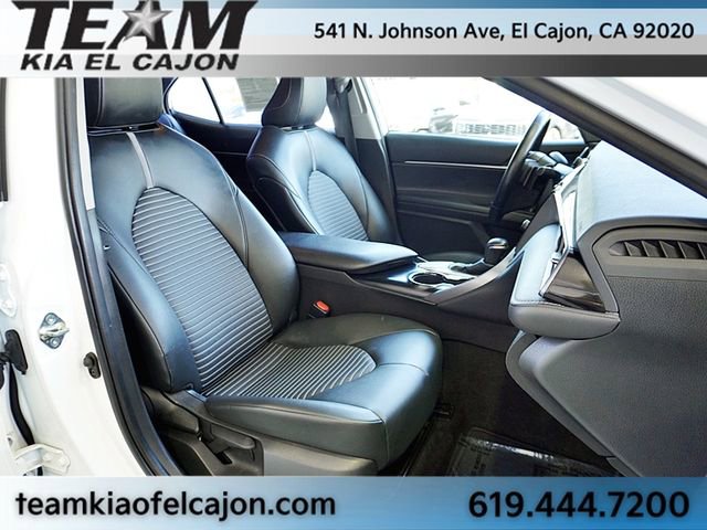 Used 2020 Toyota Camry SE w/ Carpet Mat Package image 13