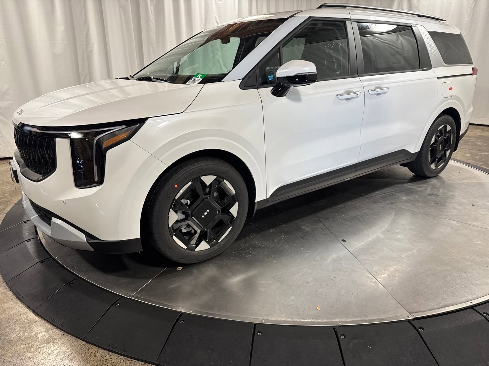 New 2026 Kia Carnival EX FWD image 1