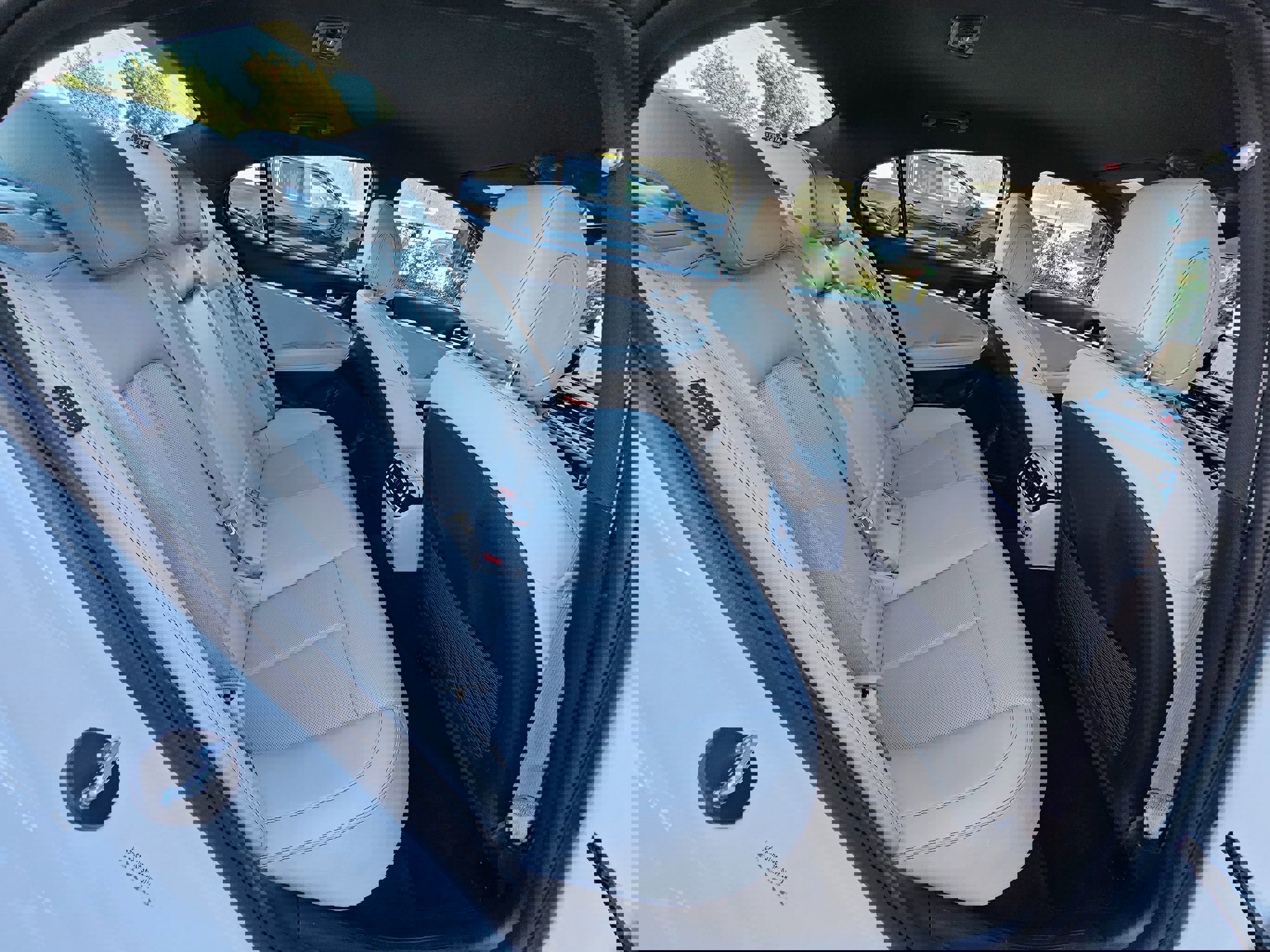 Used 2025 Genesis G70 2.5T image 28