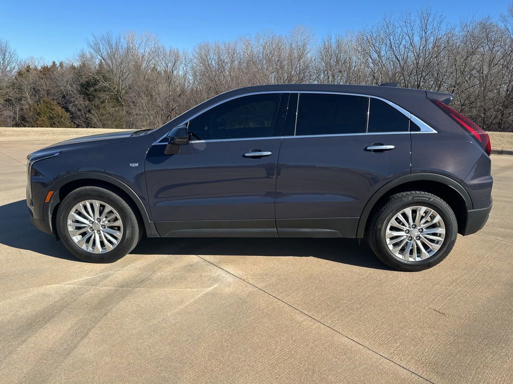 Certified 2024 Cadillac XT4 Luxury w/ Cold Weather Package image 2