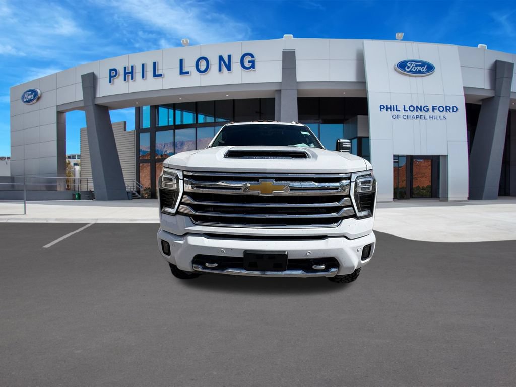 Used 2024 Chevrolet Silverado 2500 High Country w/ High Country Premium Package AWD/4WD image 9