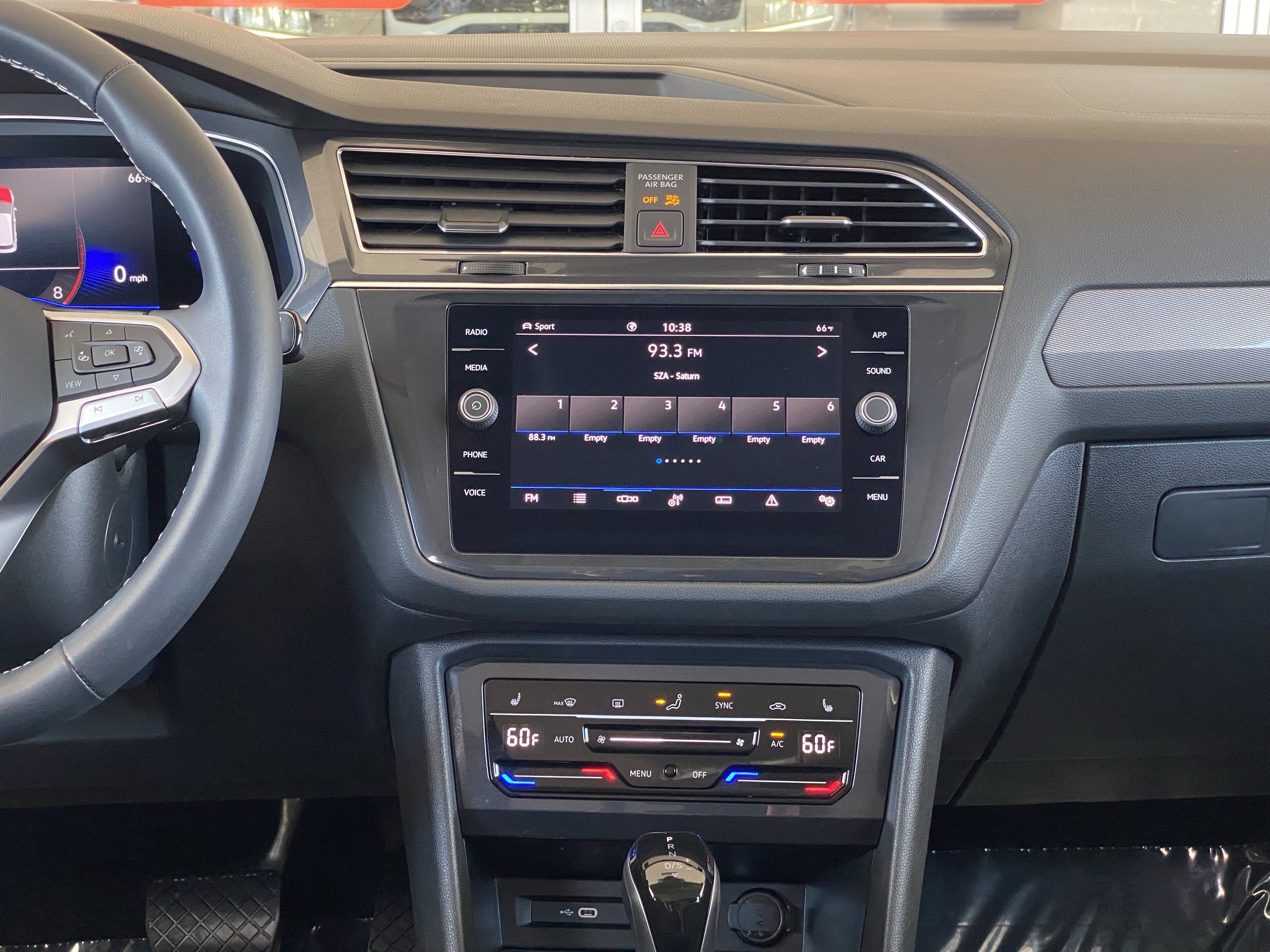 Certified 2023 Volkswagen Tiguan SE AWD/4WD image 32