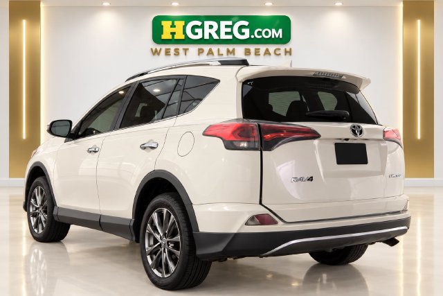 Used 2018 Toyota RAV4 Limited FWD image 2
