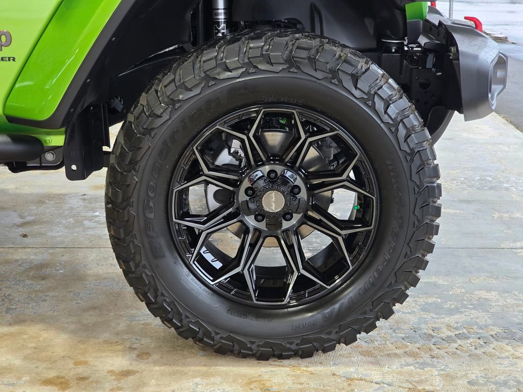 New 2025 Jeep Wrangler Unlimited Rubicon w/ Technology Group image 13