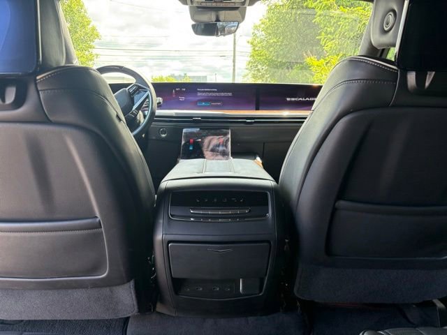 Certified 2025 Cadillac Escalade ESV Sport Platinum w/ LPO, ONYX Package AWD/4WD image 20