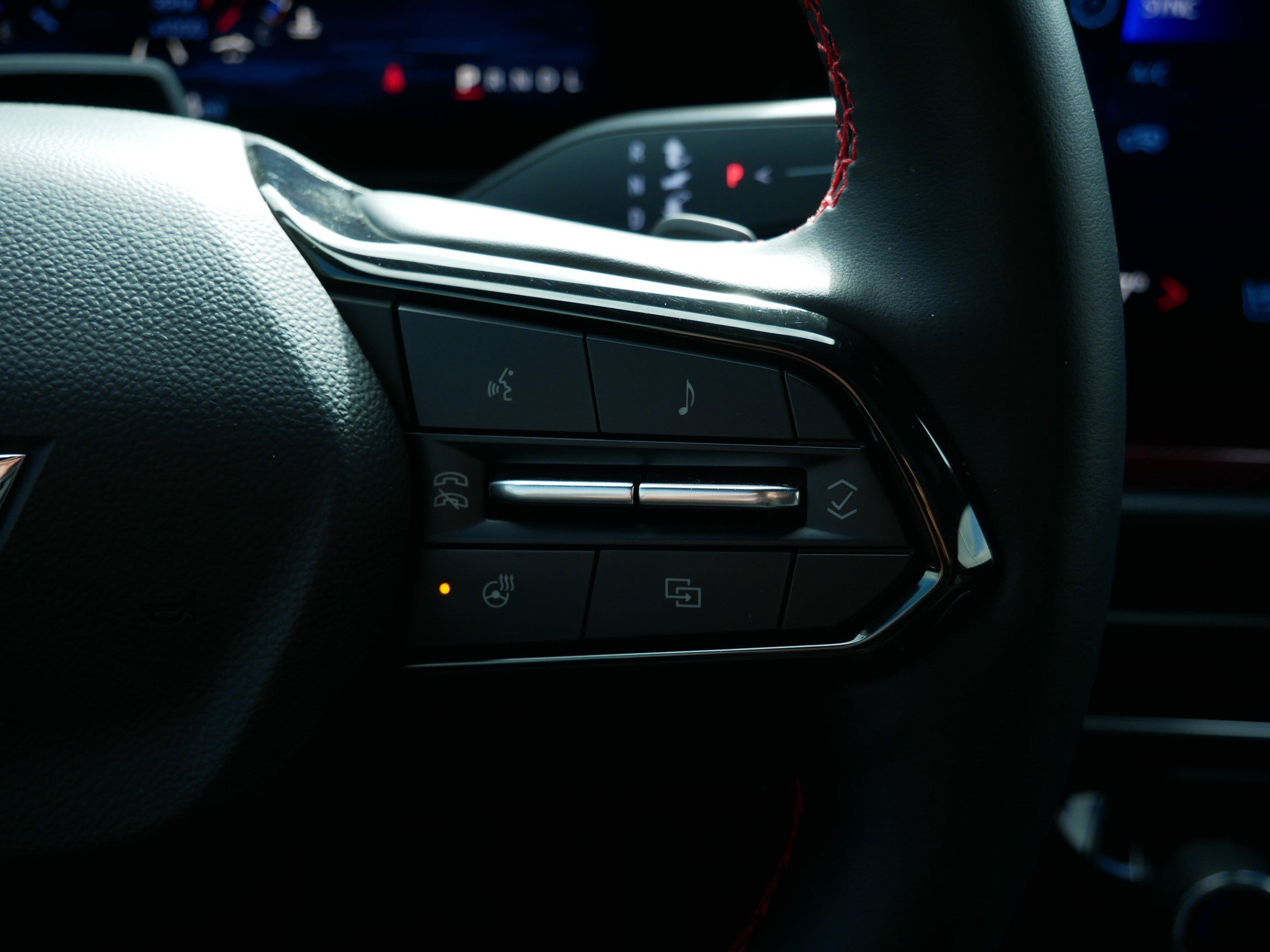 Used 2024 Chevrolet Traverse RS image 29