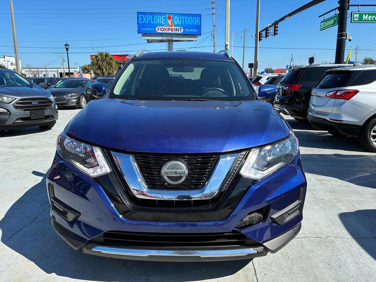 Used 2018 Nissan Rogue SV image 1