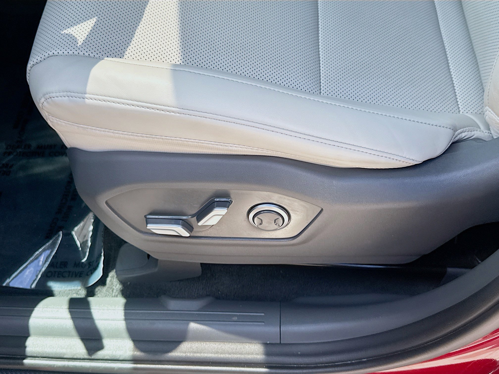 Used 2024 Hyundai Santa Fe SEL FWD image 15