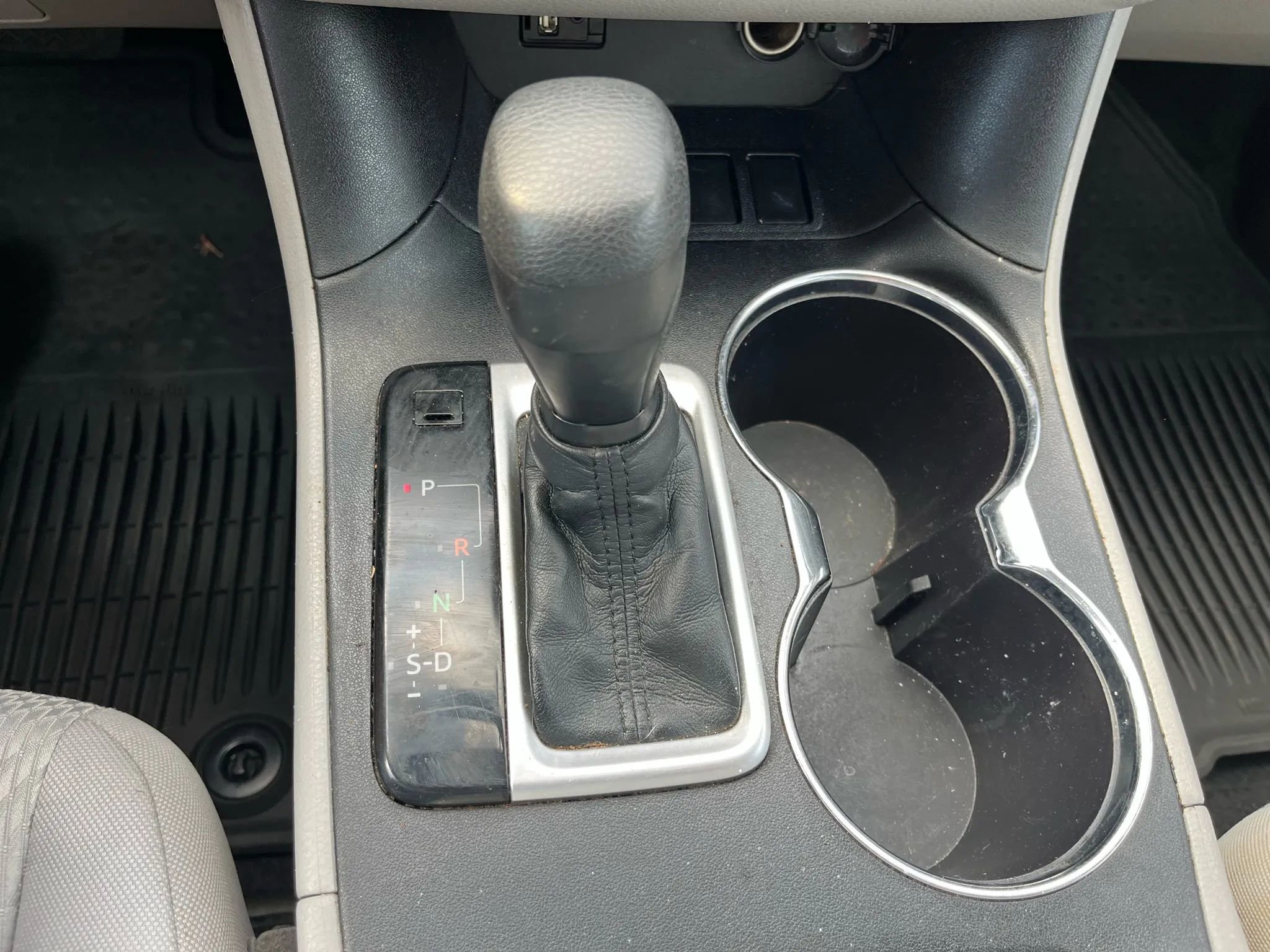 Used 2015 Toyota Highlander LE FWD image 18