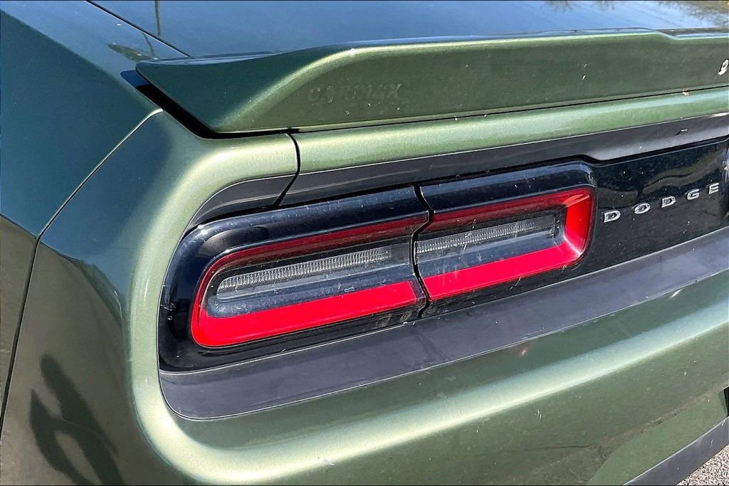 Used 2018 Dodge Challenger SXT image 27