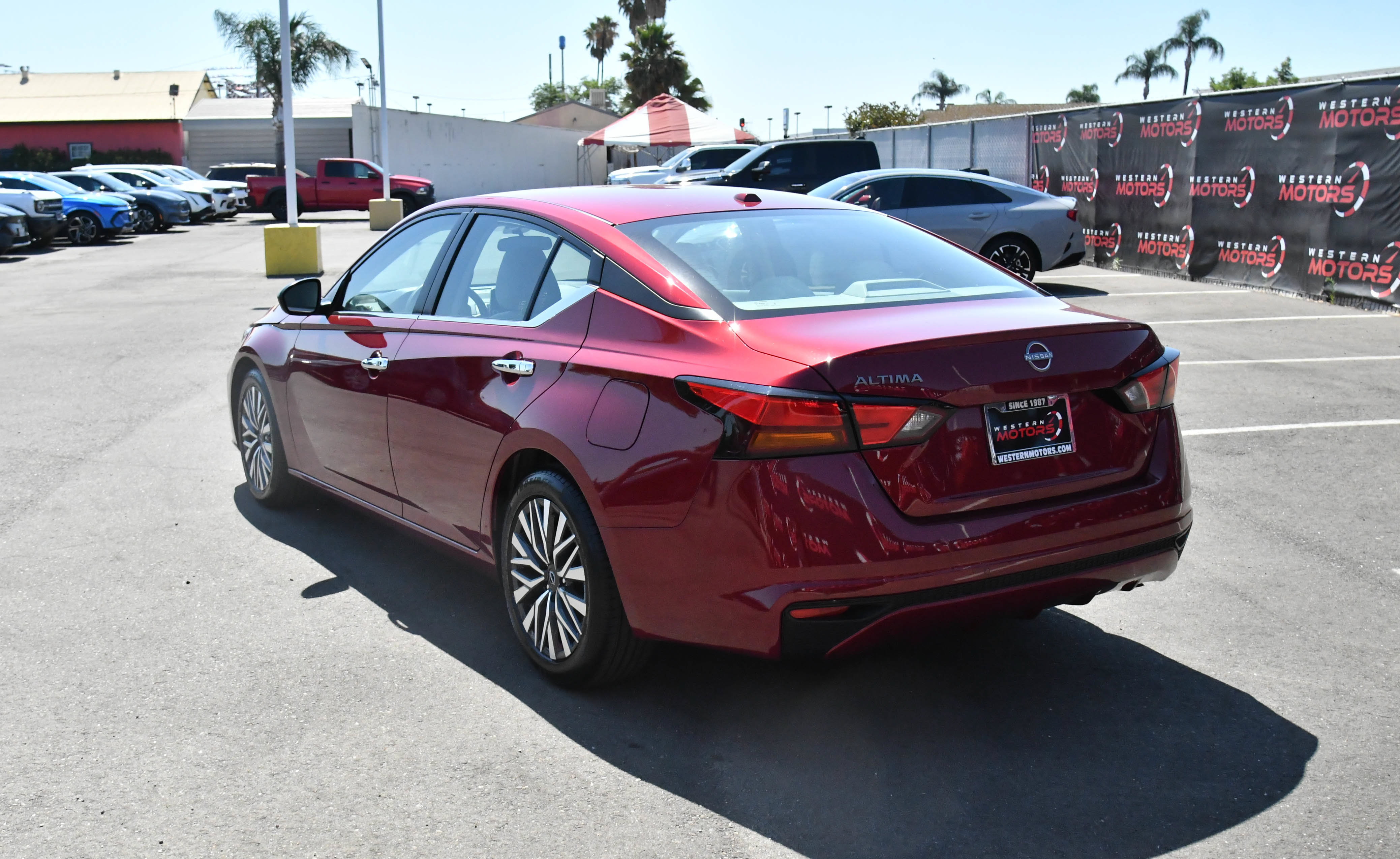 Used 2025 Nissan Altima 2.5 SV FWD image 6