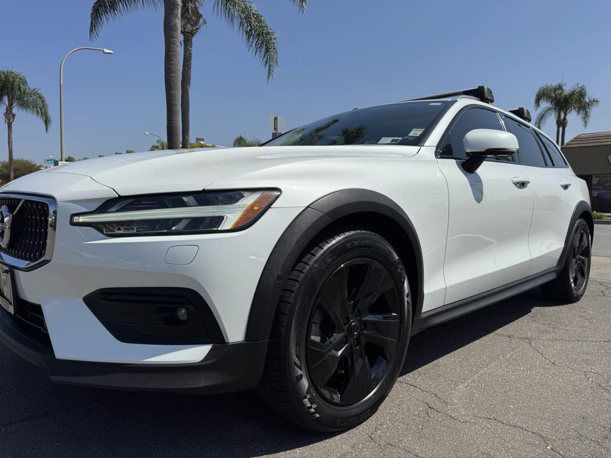 Used 2020 Volvo V60 T5 Cross Country w/ Protection Package Premier AWD/4WD image 12