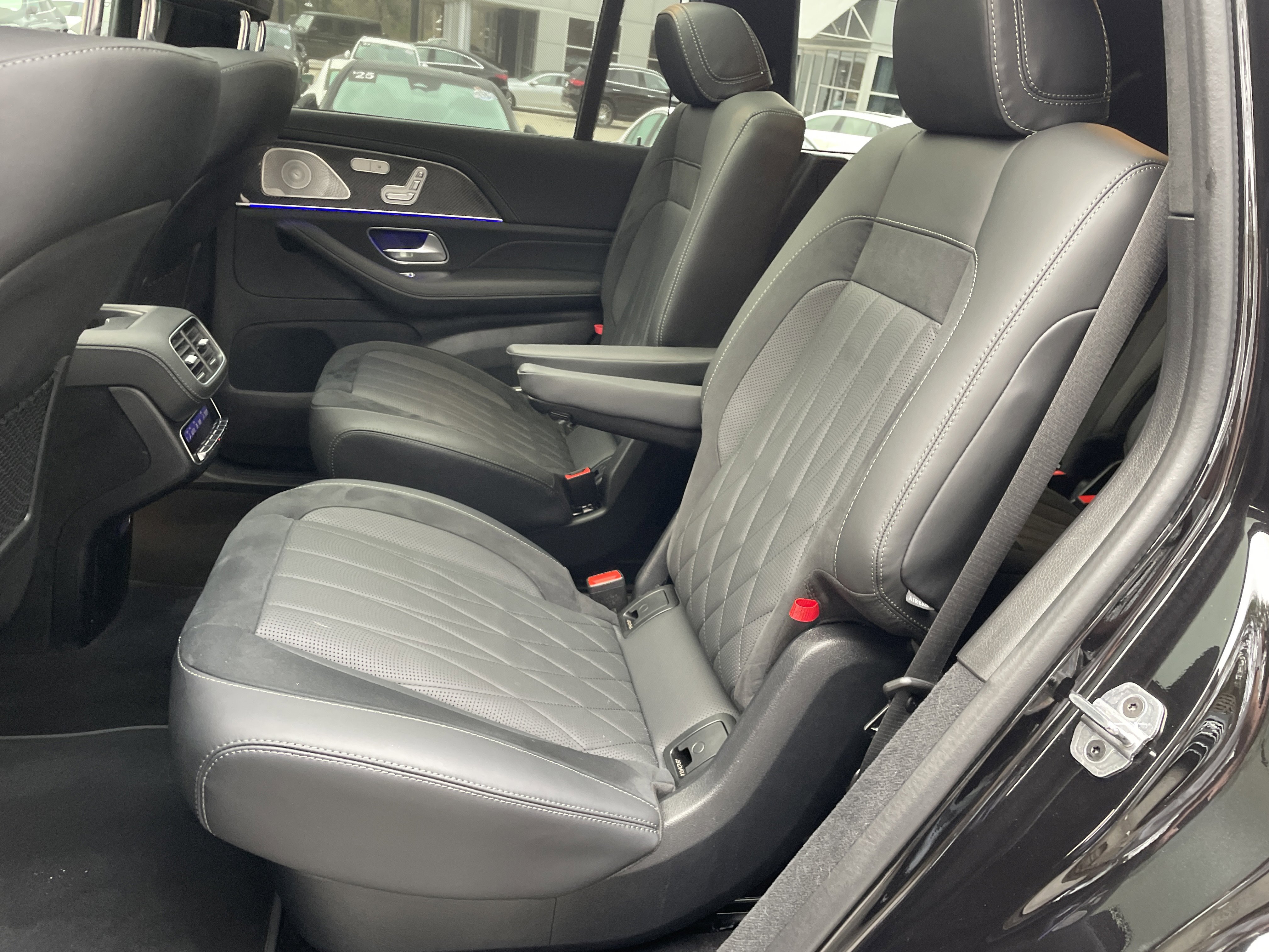 Certified 2025 Mercedes-Benz GLS 63 AMG 4MATIC image 41
