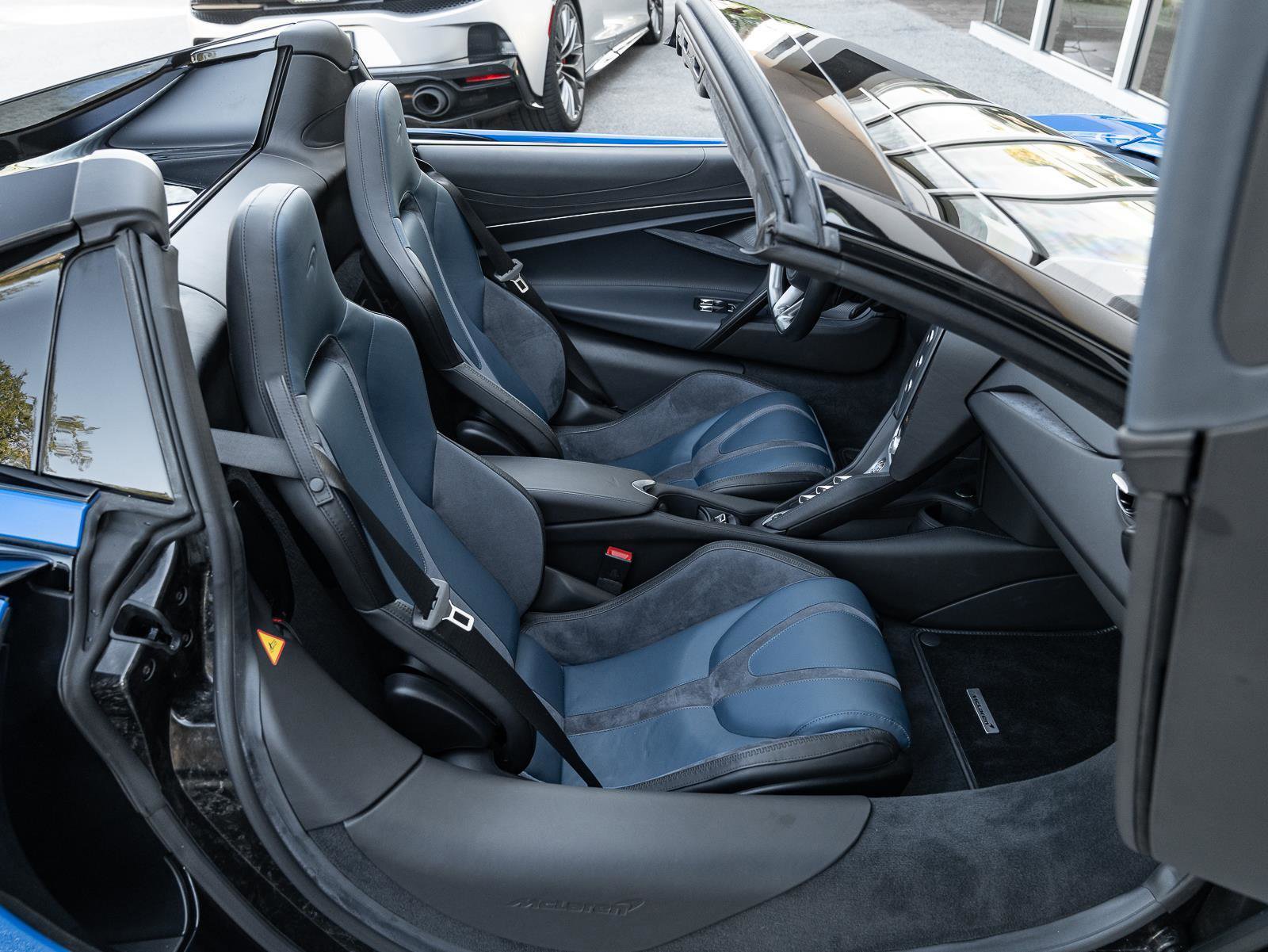 Used 2024 McLaren 750S Spider image 4