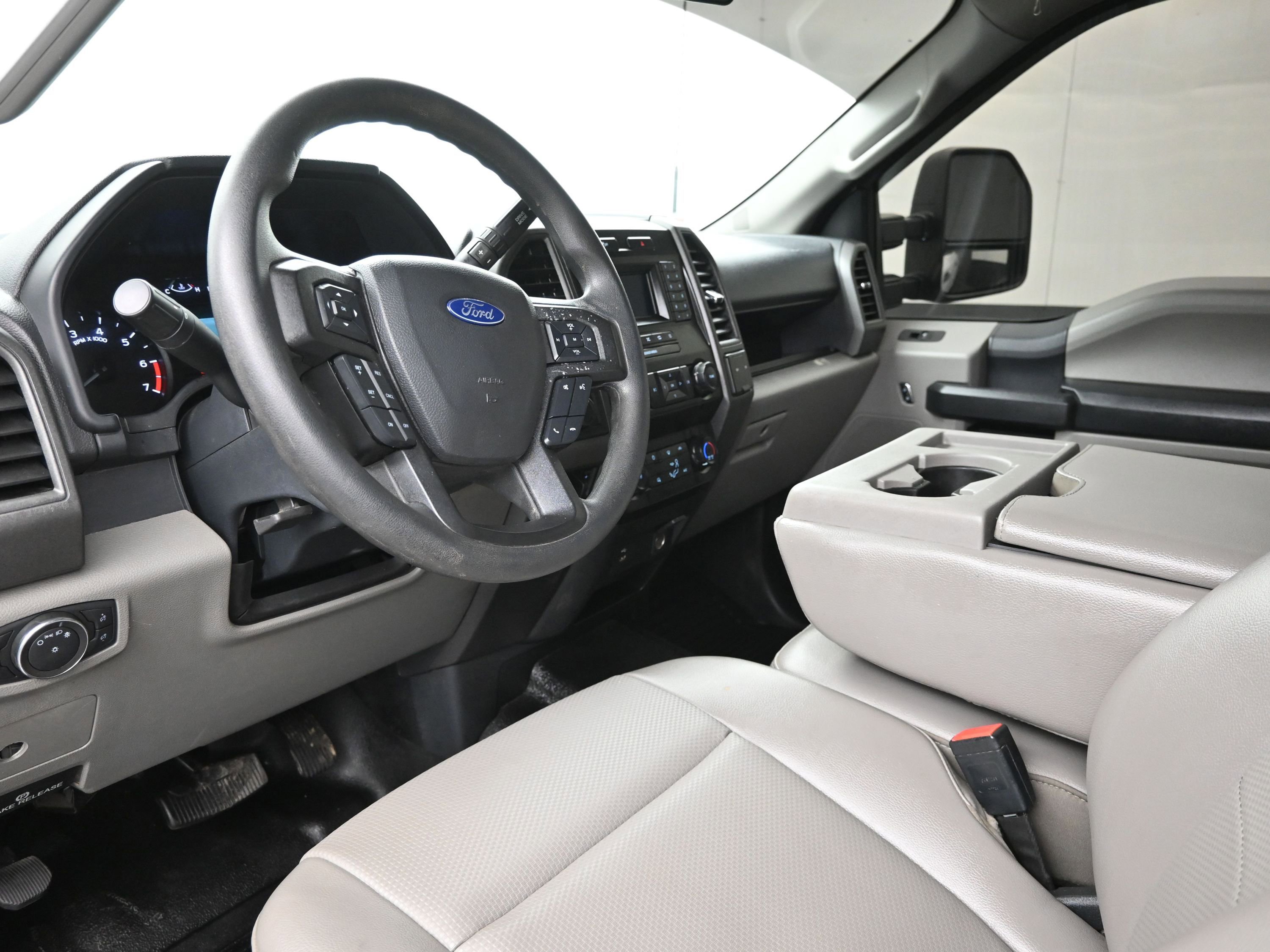Used 2022 Ford F250 XL w/ Power Equipment Group image 10