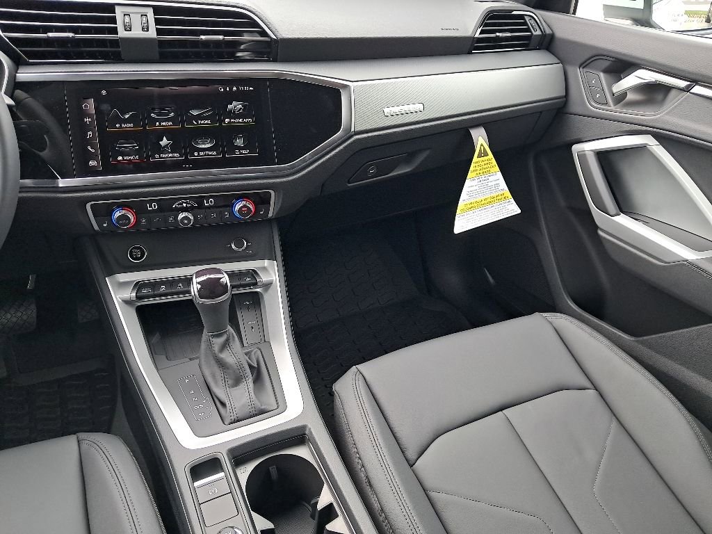 New 2025 Audi Q3 2.0T Premium image 30