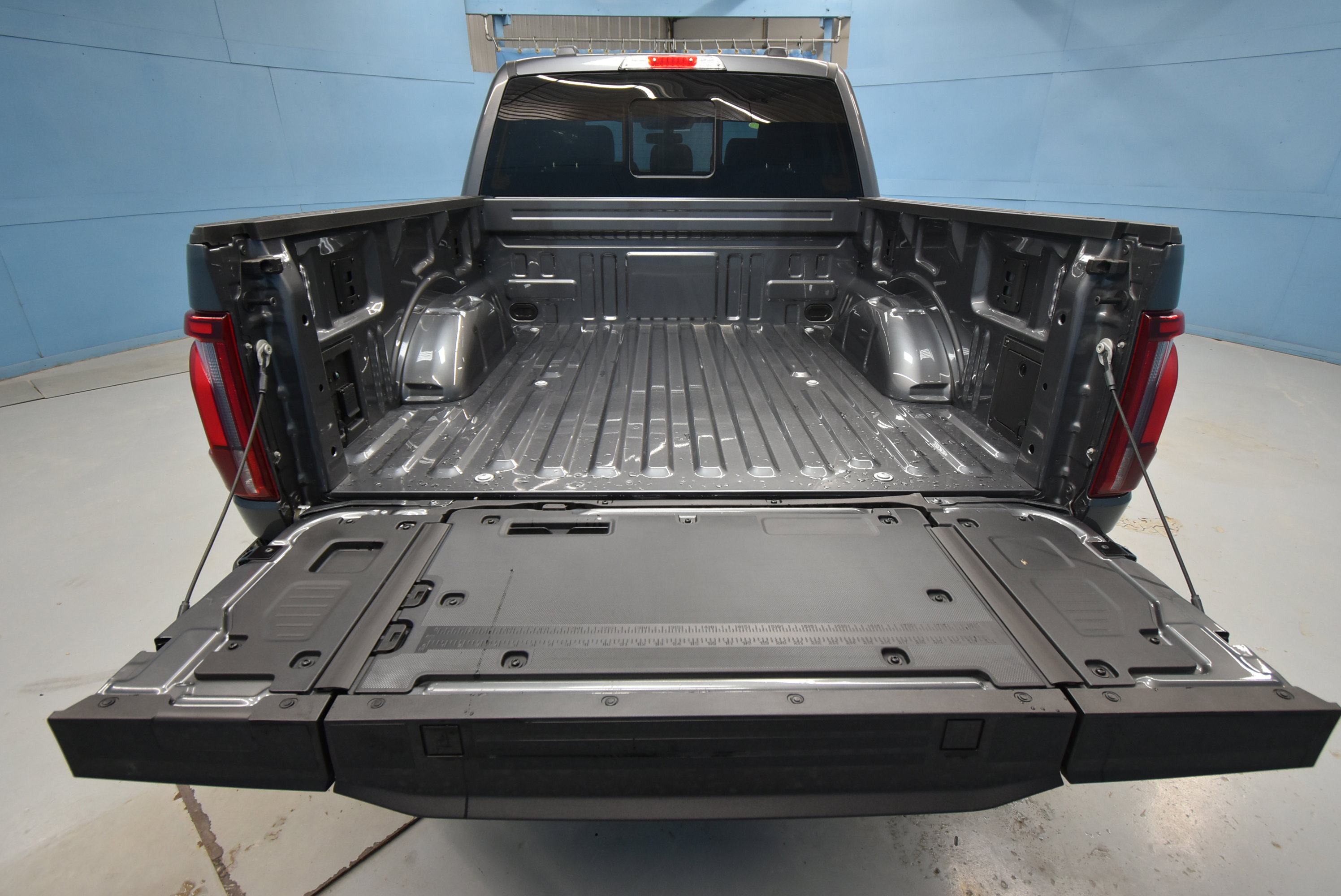 New 2025 Ford F150 Tremor w/ Equipment Group 402A High image 32