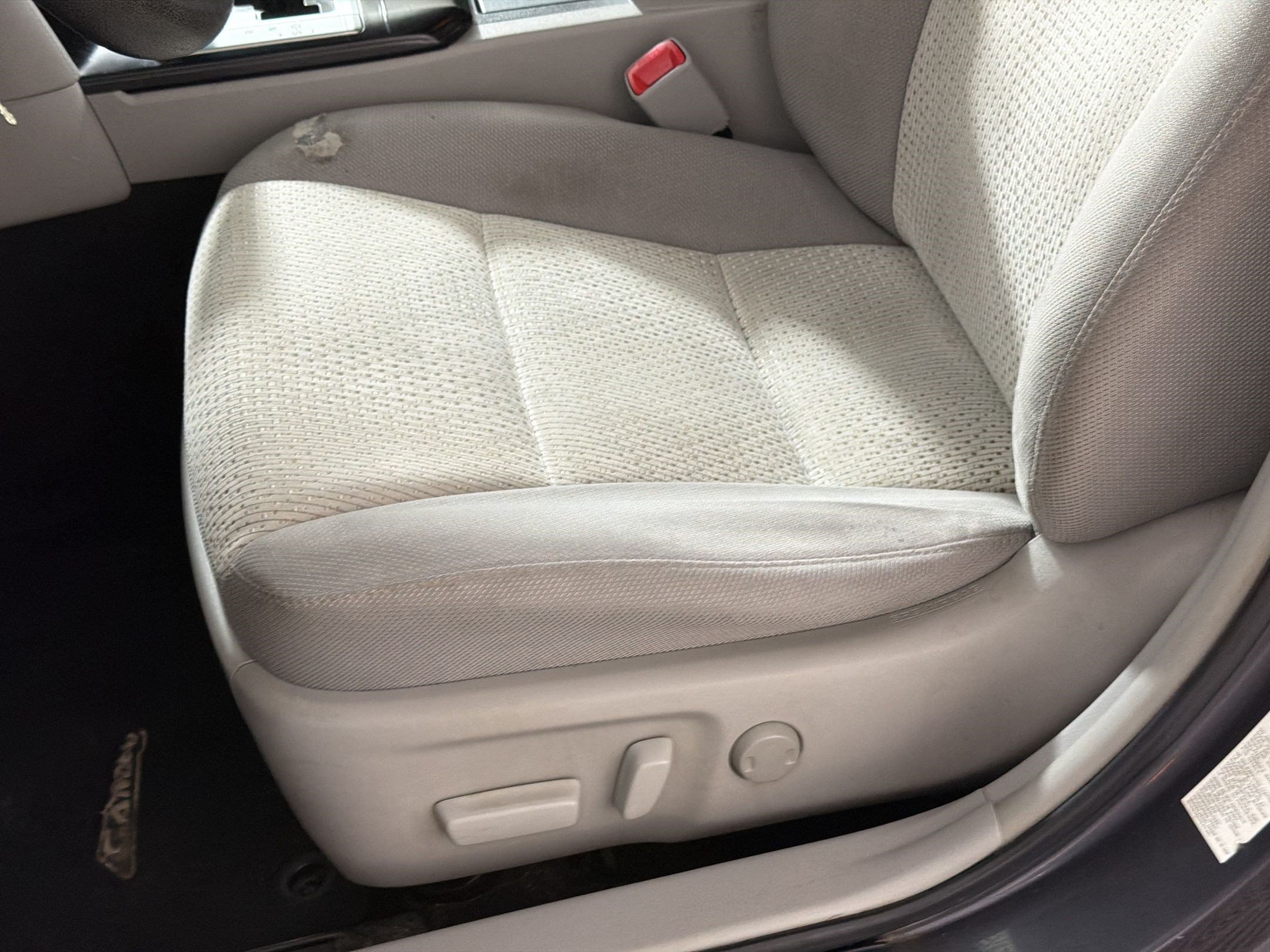 Used 2014 Toyota Camry LE FWD image 14