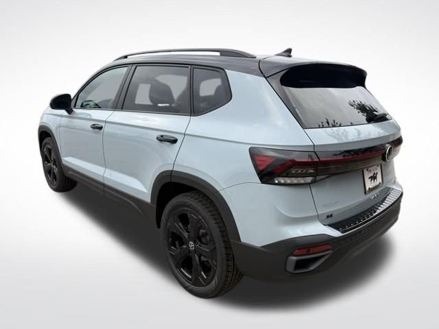 New 2026 Volkswagen Taos SE image 4