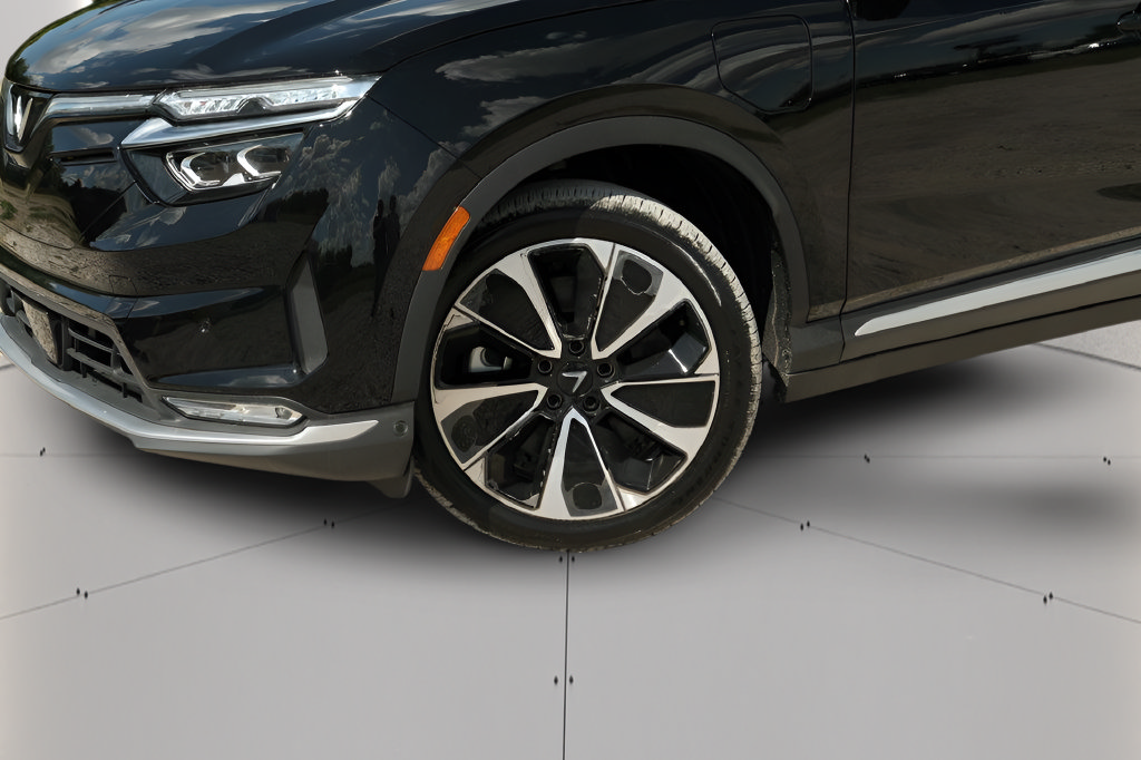 New 2025 VinFast VF 8 Plus AWD/4WD image 34