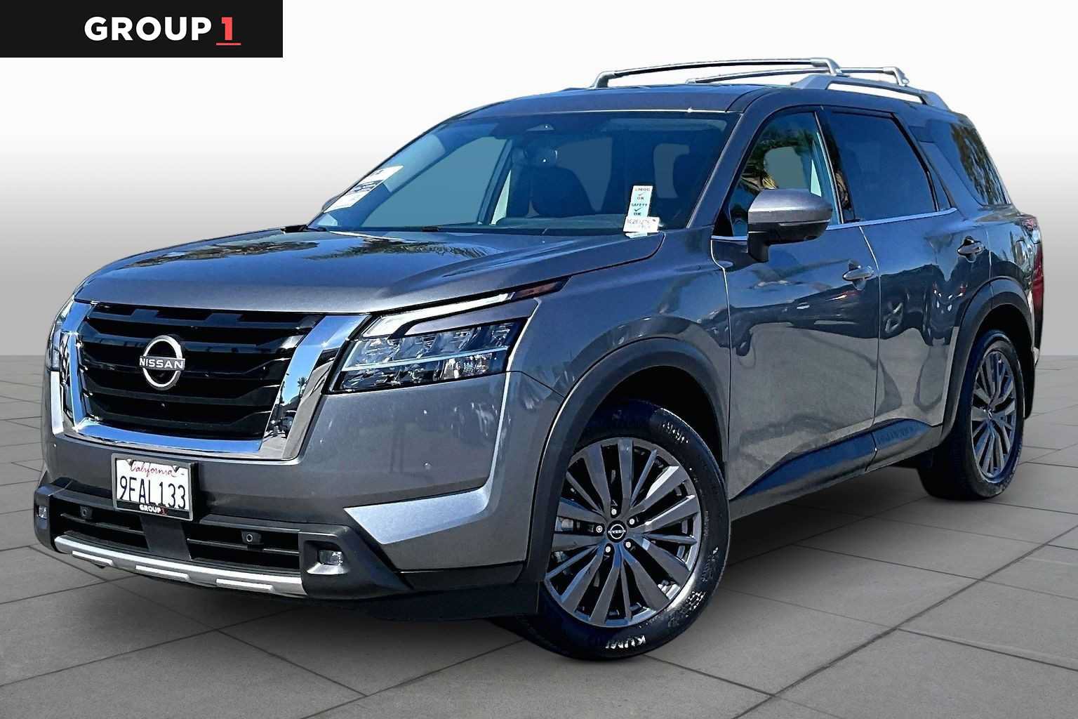 Used 2022 Nissan Pathfinder SL w/ SL Premium Package FWD image 1
