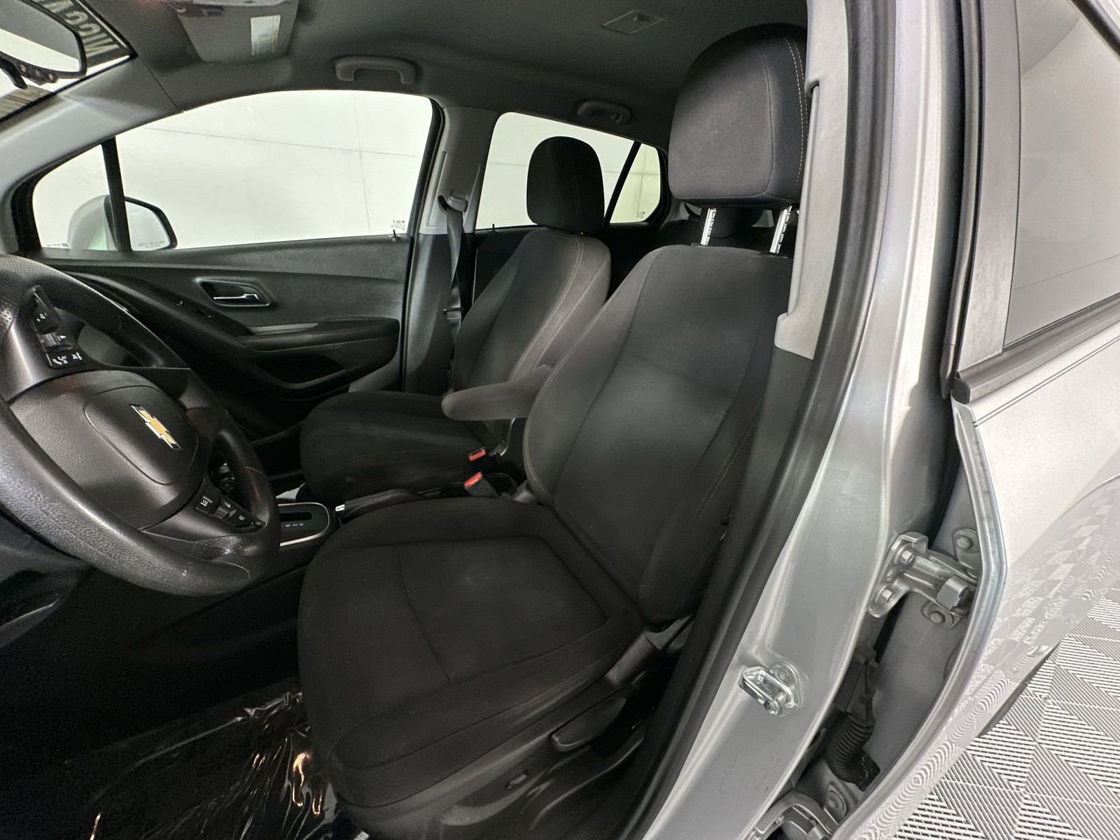 Used 2021 Chevrolet Trax LS w/ Tint and Cruise Package image 11