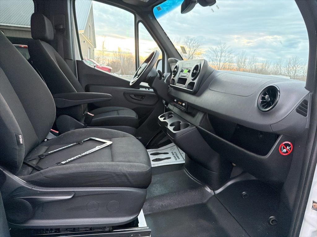 Used 2019 Mercedes-Benz Sprinter 2500 image 19