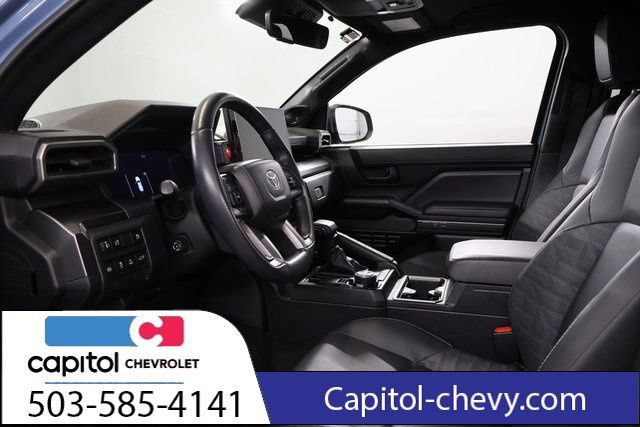 Used 2025 Toyota 4Runner TRD Off-Road Premium AWD/4WD image 13