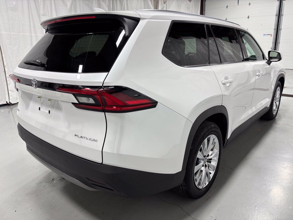 Used 2026 Toyota Grand Highlander AWD image 7