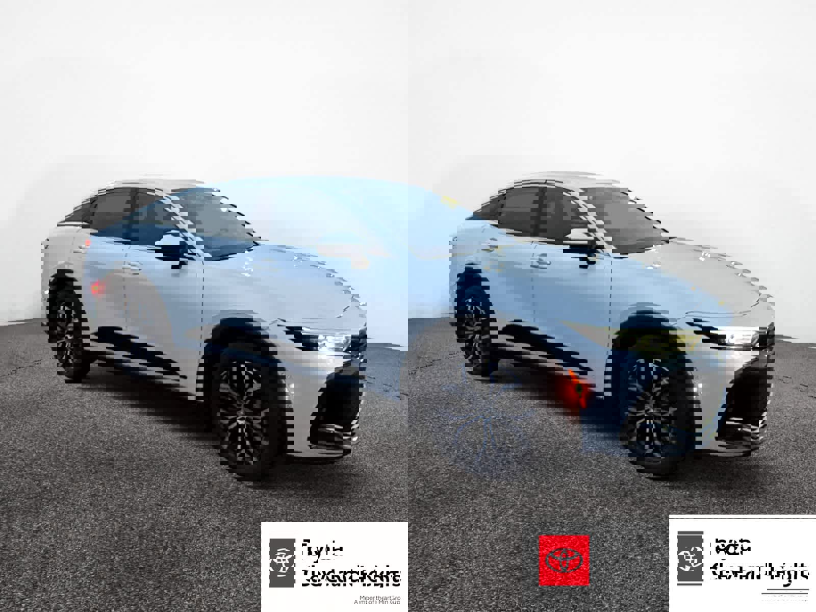 Used 2023 Toyota Crown XLE image 7