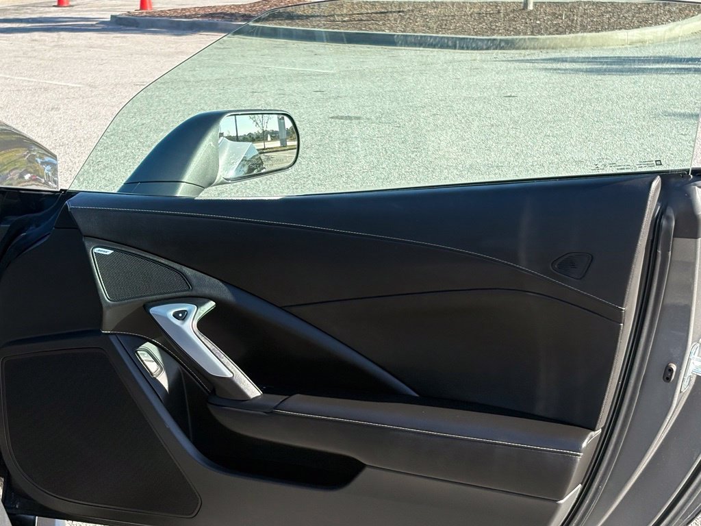 Used 2015 Chevrolet Corvette Stingray Coupe RWD image 29
