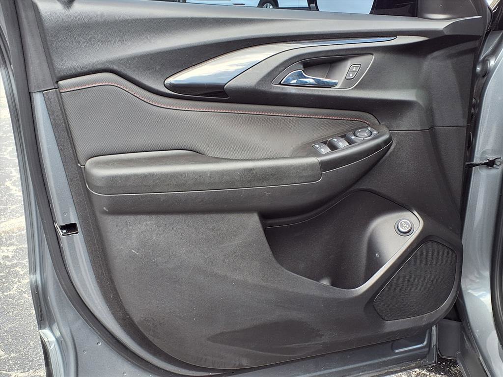 Used 2021 Chevrolet TrailBlazer RS w/ Sun and Liftgate Package image 16