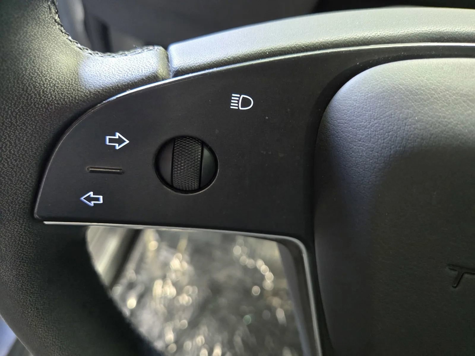 Used 2025 Tesla Model X AWD/4WD image 14