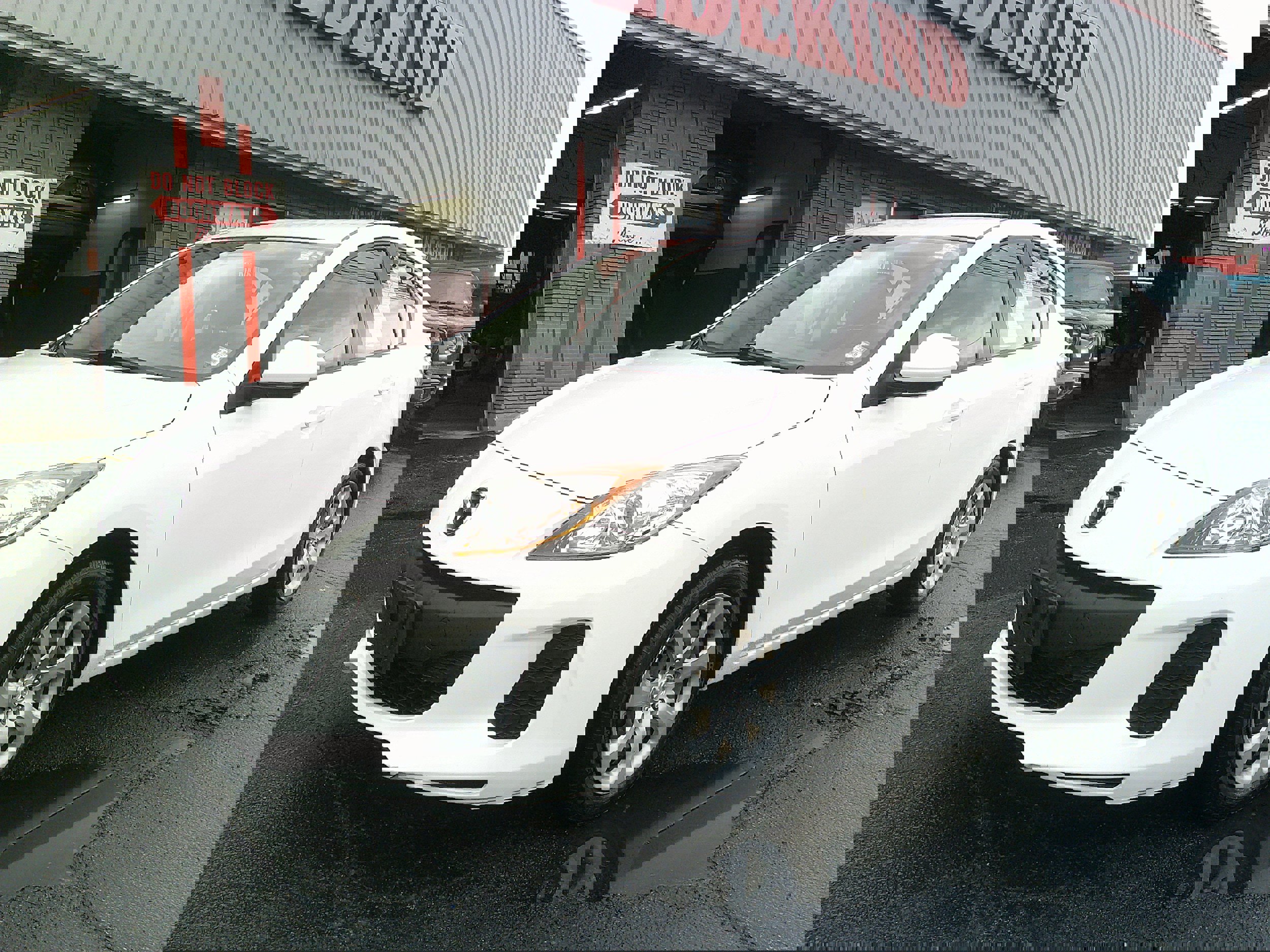 Used 2012 MAZDA MAZDA3 i Sport image 9