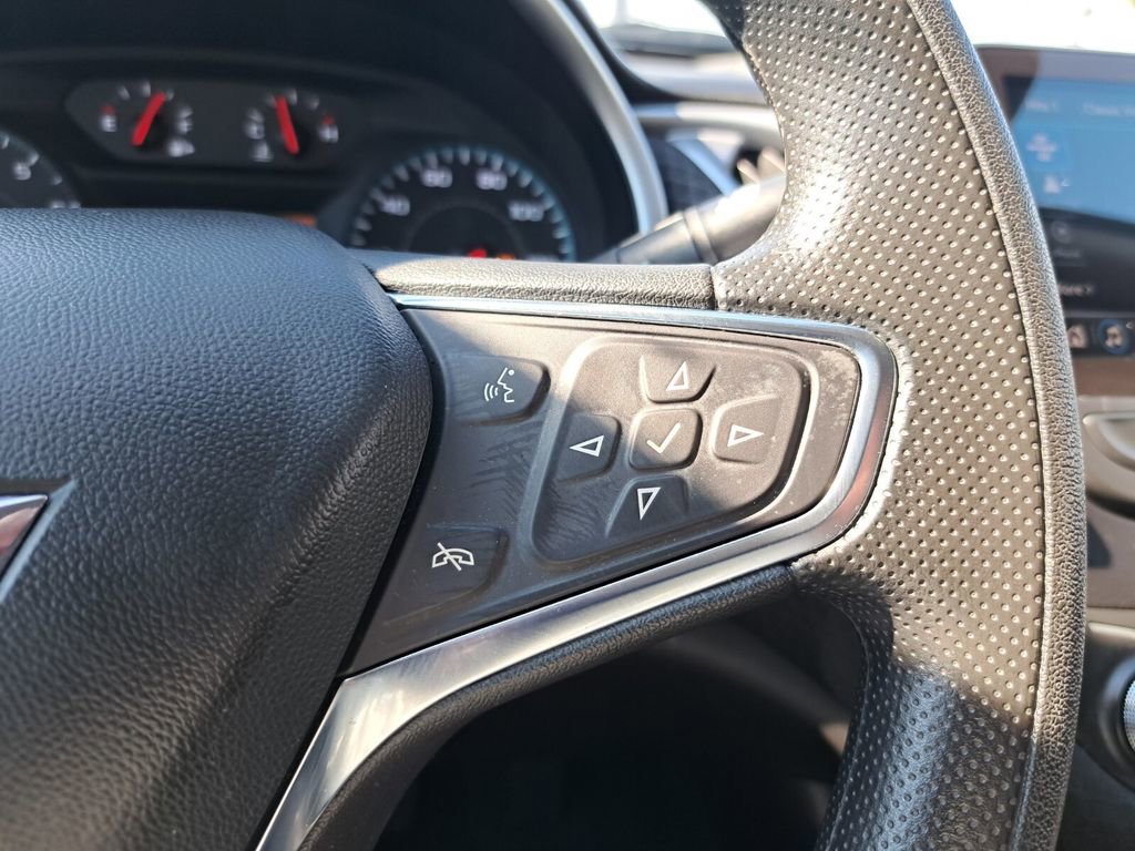 Used 2025 Chevrolet Malibu LT image 13