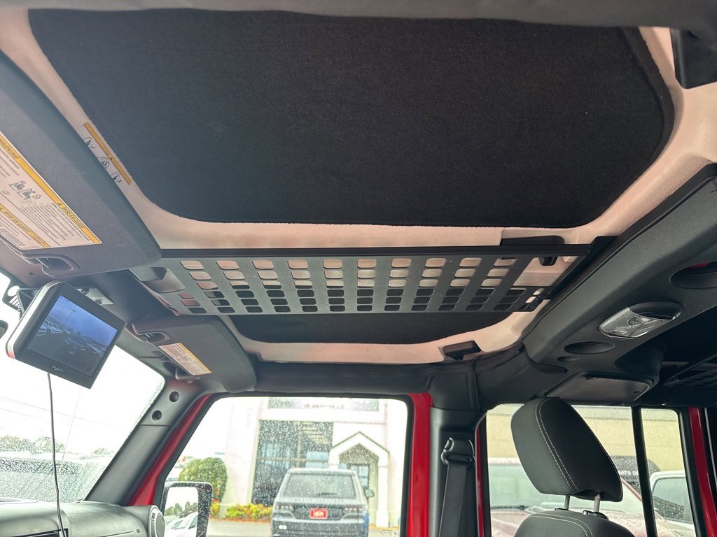 Used 2016 Jeep Wrangler Unlimited Rubicon w/ Connectivity Group image 51